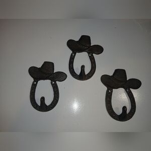 SET OF 3 RUSTIC CAST IRON WESTERN COWBOY HAT HORSE SHOE WALL MOUNTED COAT HOOKS
